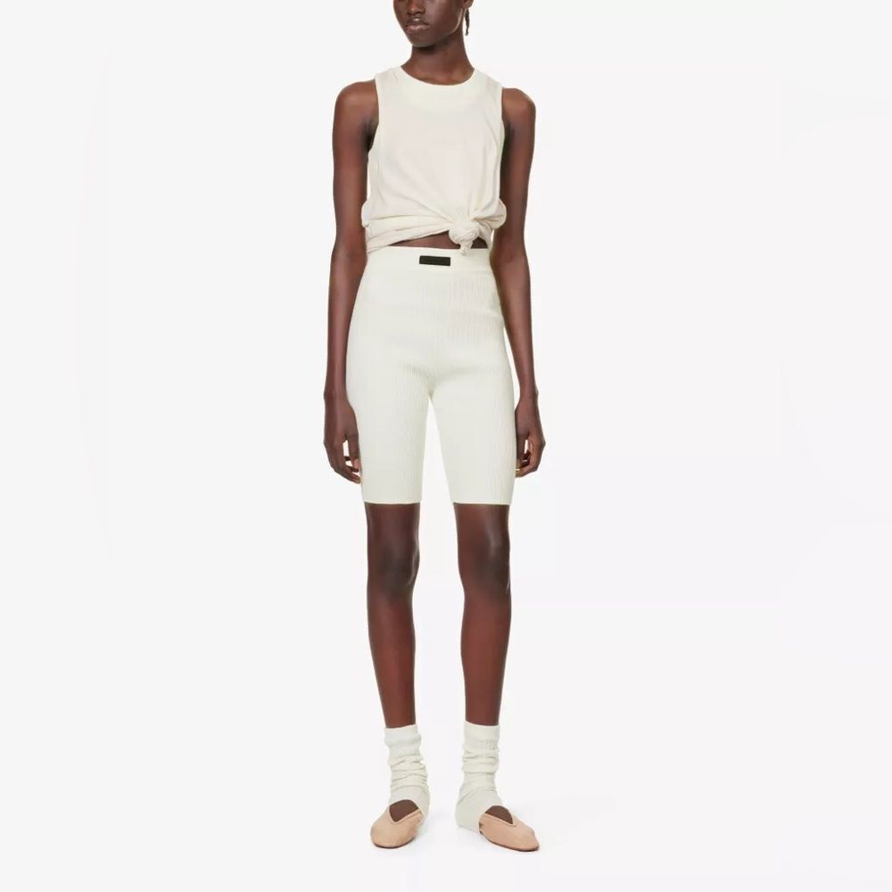 Fear Of God Essentials Cloud Dance Biker Shorts cream size XXS NWT in packaging